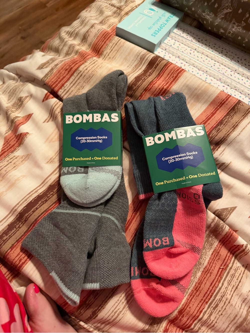 2 brand new bombas compression socks